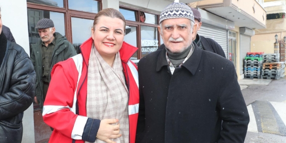 Başkan Hürriyet, Gündoğdu Mahallesi’nde  karla mücadele çalışmalarını inceledi