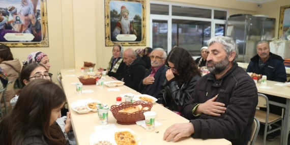 Başkan Hürriyet, Hızır Orucu’nda canlarla buluştu