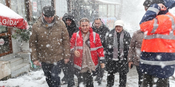 Başkan Hürriyet, karla mücadele inceleme çalışmalarına Orhan Mahallesi’nde devam etti