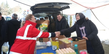 baskan-hurriyet-yuvam-akarca-pazar-esnafini-ziyaret-etti-spwIuJrG.jpeg