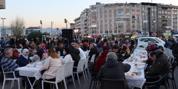 Bu Ramazan ayında da İzmit Belediyesi yine ücretsiz iftar sofraları kuracak