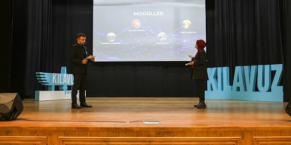 Büyükşehir Belediyesi Genel Sekreteri Dr. Hayri Baraçlı gençlerle buluştu: Gençlik ‘Sosyal İnovasyon’ ile geleceği şekillendirecek