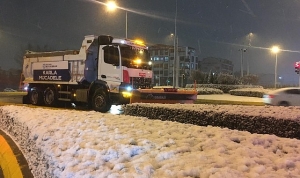 buyuksehirin-kar-mesaisi-canla-basla-suruyor-kocaelide-yollar-acik-ulasimda-aksama-yok-BSnsZE28.jpg