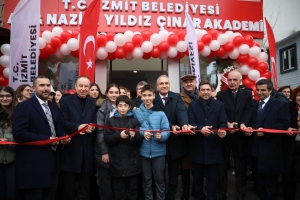 chp-genel-baskan-yardimcisi-suat-ozcagdas-izmit-belediyemizle-iftihar-ediyoruz-zi8UU1nL.jpeg