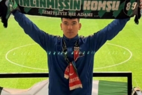 dualar-tribunden-dusen-genc-futbolcu-icin-0-CYM2abHi.jpg
