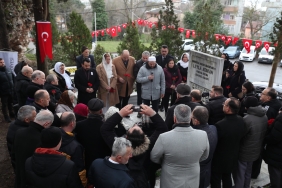 efsane-baskan-leyla-atakan-ve-yol-arkadaslari-kabri-basinda-anildi-JYS2vXJT.jpg