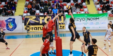 gebze-voleybol-takimi-rakibini-3-0-maglup-etti-53mGPQRn.jpg