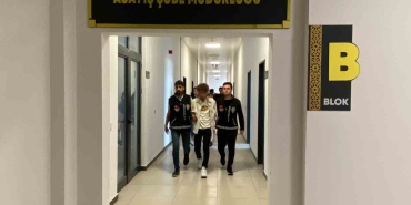 genc-kizi-kaza-susu-vererek-oldurdugu-iddia-edilen-sanik-n4atBsbV.jpg