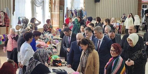 Gölcük Belediyesi Örgü Festivali Başladı