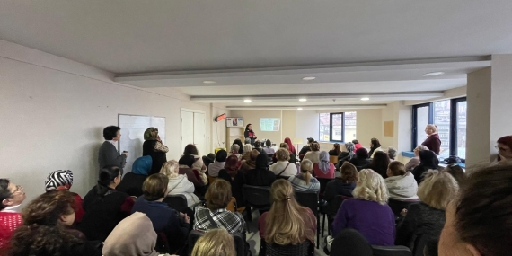 İZMEK kursiyerlerine ‘Uyuşturucu İle Mücadele Eğitimi’ verildi