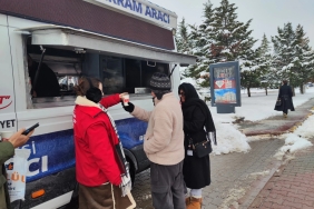 izmit-belediyesi-askeri-ogrenci-sinavina-giren-gencleri-ve-ailelerini-yalniz-birakmadi-wvyggByJ.jpg