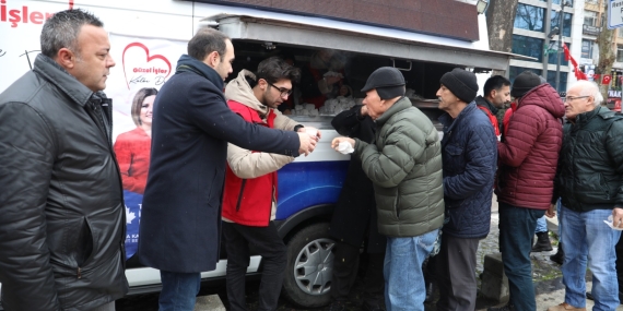 İzmit Belediyesi, Cuma Namazı çıkışı Fevziye Camii cemaati ile buluştu