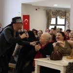 izmitli-kadinlar-matinede-doyasiya-eglendi-TfQ7Swt5.jpeg