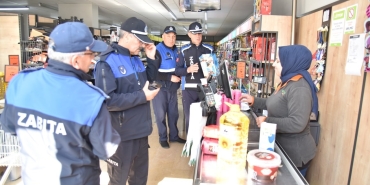 kartepede-2-bin-551-market-denetlendi-rkiTUABU.jpg
