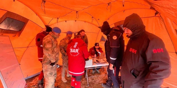 Kocaeli’de 5 gündür kayıp adamı kar yağışı altında arama çalışmaları sürüyor