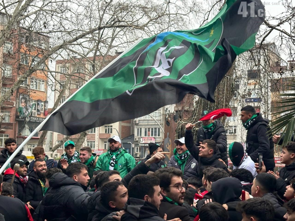 a group of people in a crowd