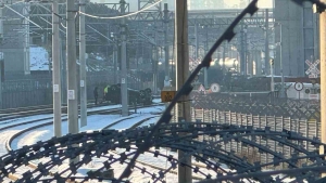 limana-indirilen-sifir-otomobil-tren-yoluna-uctu-1-yarali-Pijeddh8.jpg