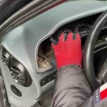 otomobile-zulalanmis-19-tabanca-ele-gecirildi-WCtCLsfn.jpg