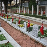 sehitlikte-cicekler-acti-xOpHOJLw.jpg