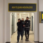 sopayla-darbettikleri-sahsin-telefonunu-caldilar-3-kisi-tutuklandi-izQ2byKY.jpg