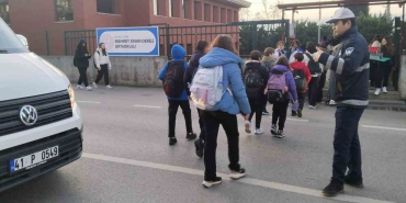 zabita-ekipleriyle-okul-yolu-daha-guvenli-lyHvXP6u.jpg
