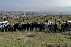 1-mart-anisina-hatira-ormani-olusturuldu-91P56yzD.jpg
