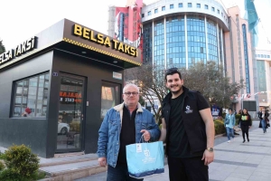 İFTAR SAATİNDE ÇALIŞAN TAKSİCİ ESNAFI UNUTULMADI