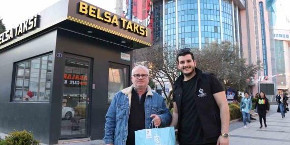 İftar saatinde çalışan taksici esnafı unutulmadı