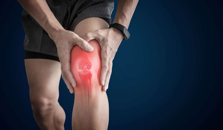 Understanding-Throbbing-Knee-Pain-at-Night