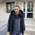 apartmanin-onune-birakilan-ampulleri-once-inceledi-sonra-caldi-kKrtUVYC.jpg