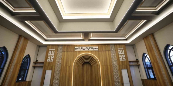 Başiskele Sahil Mescidi, teravih namazı ile ibadete açıldı