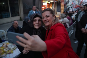 baskan-hurriyet-halk-iftarinda-kurucesmelilerle-bir-araya-geldi-mq1K2bbe.jpeg