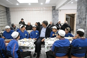 baskan-kocaman-kuran-kursu-ogrencileriyle-iftar-yapti-ZRN9h2pm.jpg