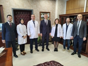 baskan-sezer-saglik-calisanlarinin-tip-bayramini-kutladi-Ej96t7yM.jpg