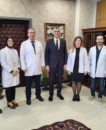 baskan-sezer-saglik-calisanlarinin-tip-bayramini-kutladi-Ej96t7yM.jpg