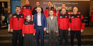 buyukakin-afet-gonulluleriyle-iftar-yapti-qDfknGyh.jpg
