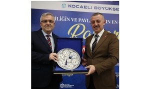 buyukakin-fransa-donusu-saglik-calisanlariyla-iftar-yapti-rBezVqvk.jpg