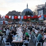 buyuksehirin-iftar-sofrasi-her-gun-3-bin-kisiyi-agirliyor-SeMsLfx8.jpg