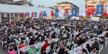 buyuksehirin-iftar-sofrasi-her-gun-3-bin-kisiyi-agirliyor-frjYAfEj.jpg