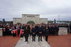 canakkale-zaferinin-110-yili-dolayisiyla-toren-duzenlendi-Bcvg4lZM.jpg