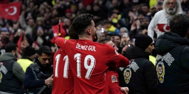 deniz-gul-ilk-kez-a-milli-takimda-forma-giydi-GjICMuBy.jpg