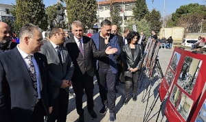 deprem-haftasinda-golcukte-anlamli-sergi-ZqWz1lUK.jpg
