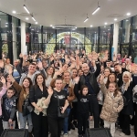 fenomen-cem-ozkok-sevenleri-ile-bir-araya-geldi-dFg4Hl1z.jpg