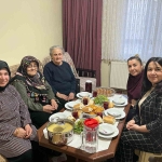 hazirlanan-yemekler-ihtiyac-sahibi-ailelerin-iftar-sofralarina-ulastiriliyor-vHnkl8xV.jpg