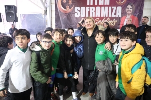 hurriyet-halk-iftarinda-ayazmali-vatandaslarla-bulustu-GYZBHHQl.jpeg