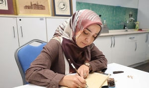 husn-i-hat-ile-kalemin-dilini-konusturuyorlar-JSlHIIvI.jpg