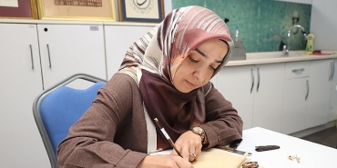 husn-i-hat-ile-kalemin-dilini-konusturuyorlar-JSlHIIvI.jpg