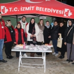 izmit-belediyesi-kadikoy-yesil-caminde-teravih-cikisi-cemaat-ile-bulustu-8Mju8dFv.jpeg