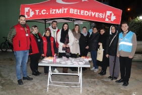 izmit-belediyesi-kadikoy-yesil-caminde-teravih-cikisi-cemaat-ile-bulustu-8Mju8dFv.jpeg