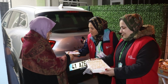 İzmit Belediyesi, Yenişehir Rahmet Camii’nde cemaat ile buluştu
